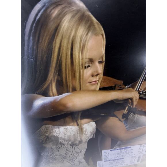 Celtic Woman Signed Poster + Tickets 2010 Tour Framed 29.5x40.5" - Picture 3 of 14